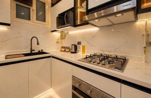 Ar-Raml 1 Apartment | Luxury Seafront Apartment Panoramic Sea View