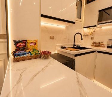 Ar-Raml 1 Apartment | Luxury Seafront Apartment Panoramic Sea View