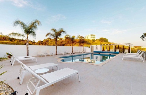 Monte Francisco Villa | Luxury villa, 6 ensuite bedrooms, private heated pool, walk to restaurants.
