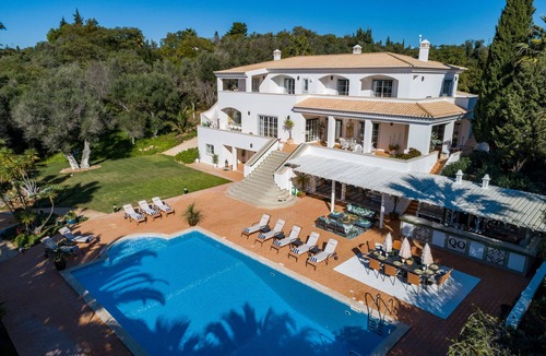 Meia Praia Villa | Luxury villa (sleeps 14) with pool, tennis/pickle ball, putting green & cinema.