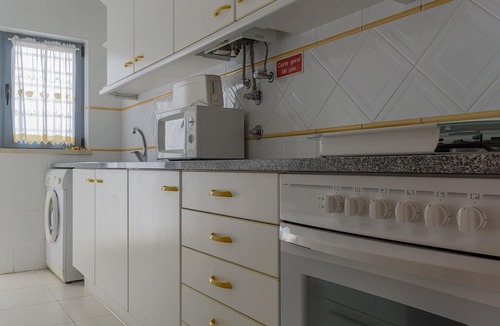 Armacao de Pera Apartment | Marley Yellow Apartment, pool, Wifi