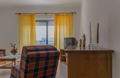 Armacao de Pera Apartment | Marley Yellow Apartment, pool, Wifi
