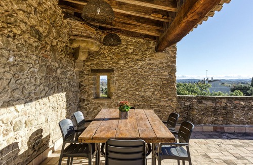 Parlava House | Mas Solés Country House with Large Private Garden, Peaceful Setting, 15 min from the Sea