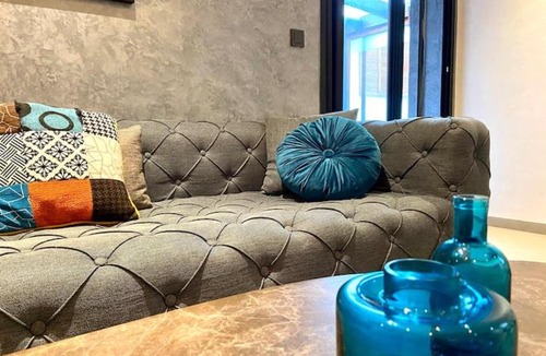 Anfa Apartment | Metropolitan 05-Chill Vibes with Terace&Fireplace
