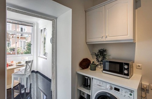 Principe Real Apartment | Miguel Pais · Sunny Apartment in the Heart of Príncipe RealReal