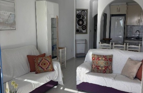 Orihuela Costa Apartment | Modern 2 slaapkamerappt met zwembad-jacuzzi, terras 1 sts lijn in afgesl. res.