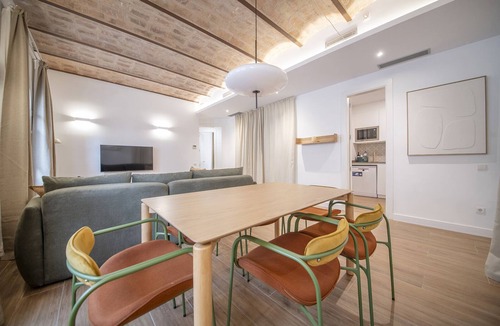 Sant Gervasi Apartment | Modern 3 Bedroom Apartment in Uptown Barcelona