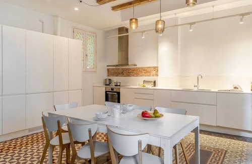 Eixample Apartment | Modern 6-Bedrooms Flat/Plaza Cataluña, Ramblas