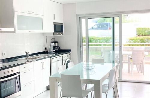 Salir do Porto Apartment | Modern, air-conditioned family apartment with pool. 10 minute walk to beach