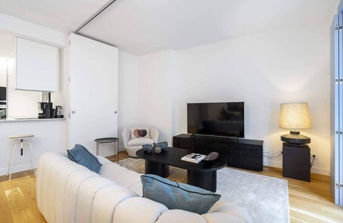 Santo Amaro Apartment | Modern Alcantara Apt Near LX Factory & Belem