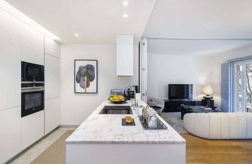 Santo Amaro Apartment | Modern Alcantara Apt Near LX Factory & Belem