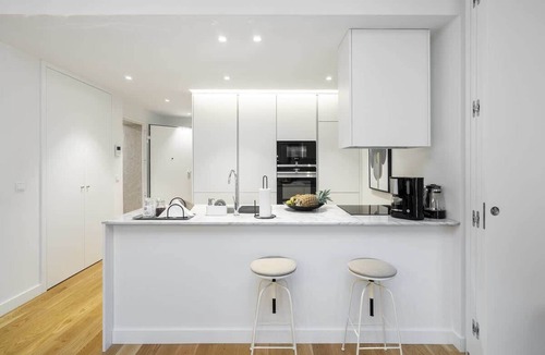 Santo Amaro Apartment | Modern Alcantara Apt Near LX Factory & Belem