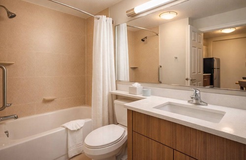 Biggar Hotel | Modern Studio w/2 Double Beds | Near Beaches