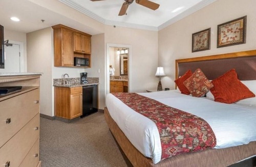 Tahoe Village Hotel | Mountain Getaway: 3 Family-friendly Villa + Pools, Hot Tubs & Scenic Views
