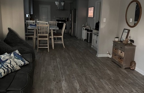 Southport House | Navigation Blue - Beach Escape 3 bedroom 2 bath private home