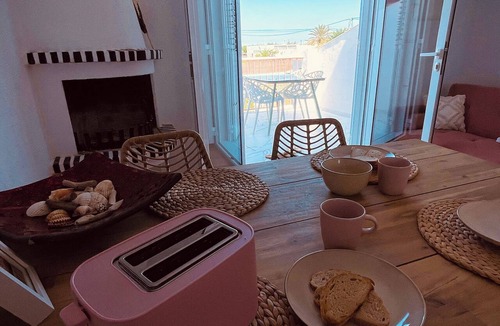 Oliva House | Nestled in the Valencian orange groves, footsteps away from the Mediterean Sea