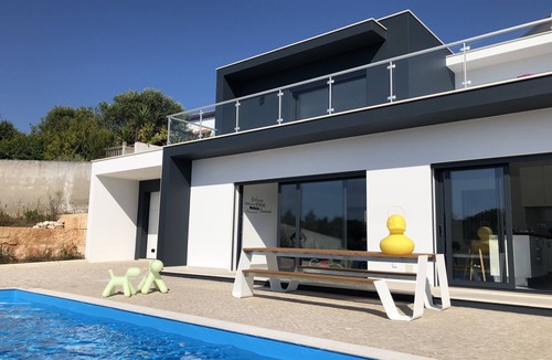 Caldas da Rainha Villa | New holiday home for max. 8 people with heated private pool in Portugal!