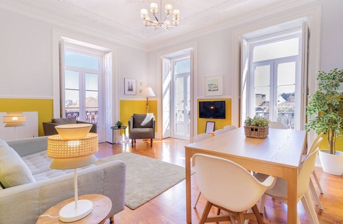 Principe Real Apartment | [NEW] Large Bairro Alto 2E up to 21guests by Central Hill