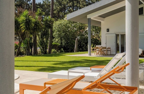 Charneca de Caparica e Sobreda Villa | Newly Renovated Beach Villa