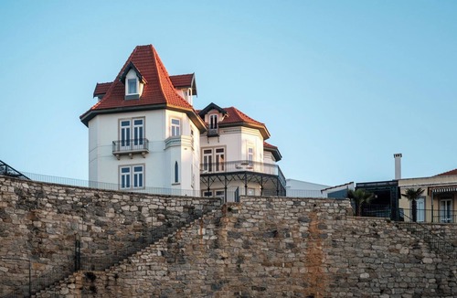 Estoril Villa | Oceanfront Villa in Estoril with Sea Views and Pool