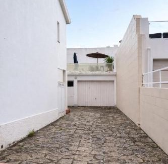 Oeiras House | Oeiras Beach House - 5BR - Sleeps 10 Near Lisbon & Cascais