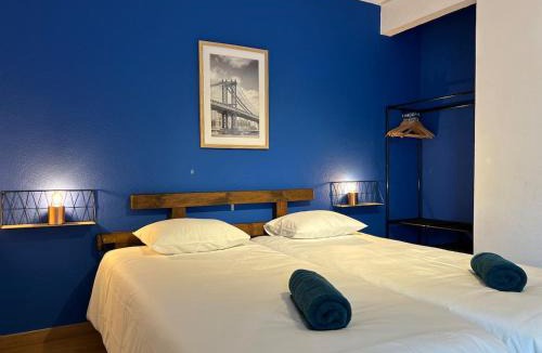 Oeiras House | Oeiras Beach House - 5BR - Sleeps 10 Near Lisbon & Cascais