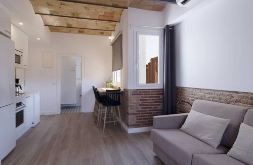 Collblanc y La Torrassa Apartment | OLA LIVING CALID 2 SPOTIFY