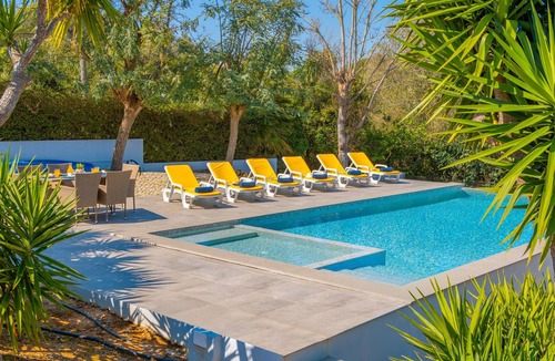 Montes de Alvor Villa | Peaceful retreat with pool and BBQ