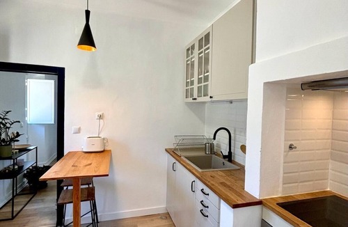 Praia das Macas Cottage | Pine & Apple Sintra Beach House – Calm Coastal Retreat Near the Sea