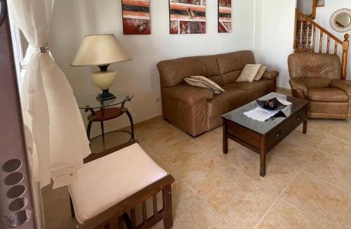Monte Faro House | Preciosa casa con patio R54 by Novadesta