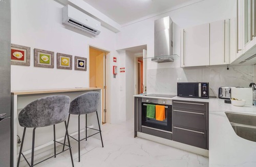 Santa Catarina Apartment | Prime Lisbon | Calçada do Combro