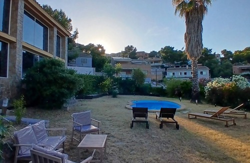 Costa Cunit House | Private pool and garden, near the beach, mountain hikes, Port Aventura.