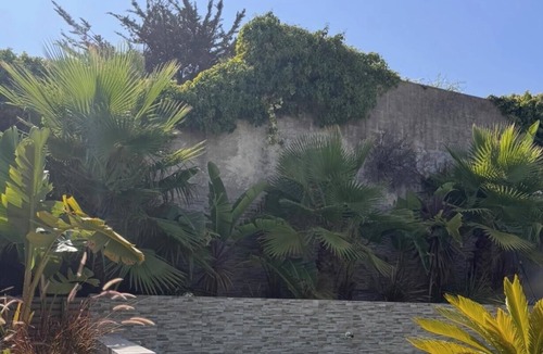 Bicesse House | Private Villa with Heated Pool, Jacuzzi & Garden | July–October Rental Cascais