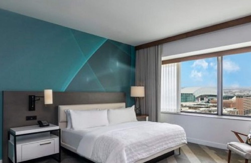 Downtown Houston Hotel | Proximity Ats its Best! 3 Pet-friendly Units, Close to Sesquicentennial Park!