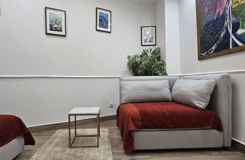Linda-a-Velha Condo | Quiet and Fully Equipped Apartment in Belém