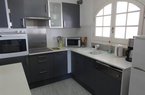 Palau-Saverdera Villa | Quiet villa with pool, sea view, petanque, garden, wifi, parking