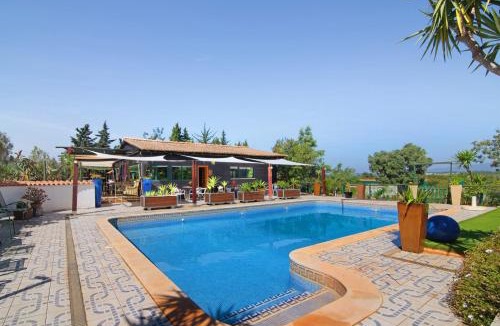 Porches Villa | Quinta Alegre