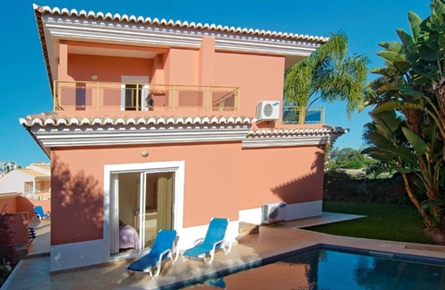 Albardeira Villa | Quinta Marina with sea views, private pool and garden
