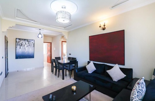 Achakkar Apartment | Résidence Élégante avec Piscine et 3 Chambre