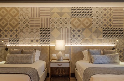 Tor Hotel | Refreshing Countryside Room w/Balcony Views Near Local Attractions