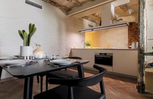 El Raval Apartment | Renovated 19th-Century Gem in City Centre