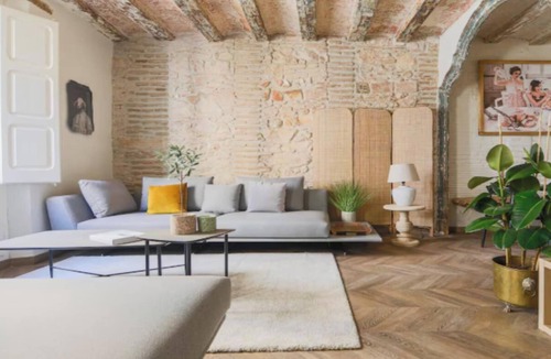 El Raval Apartment | Renovated 19th-Century Gem in City Centre