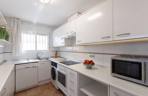 Cap de Salou Ski Chalet | Renovated House with Terrace & BBQ