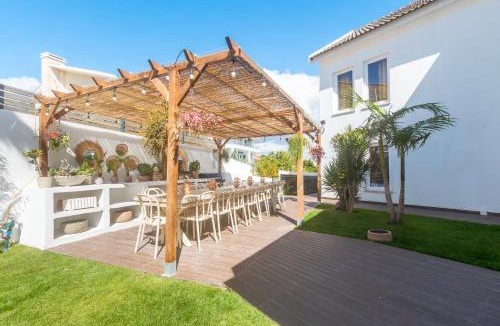Barcarena Villa | Retreat Villa, Hot tub, BBQ, max 38 ppl