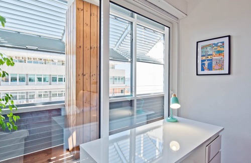 Santos Apartment | Ribeira 10 Time Out Market SPACE & BRIGHT