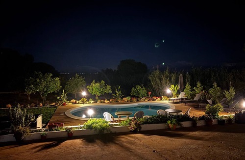 Montes de Alvor Apartment | Room 'Refúgio - Standard' with Shared Pool, Wi-Fi and Air Conditioning