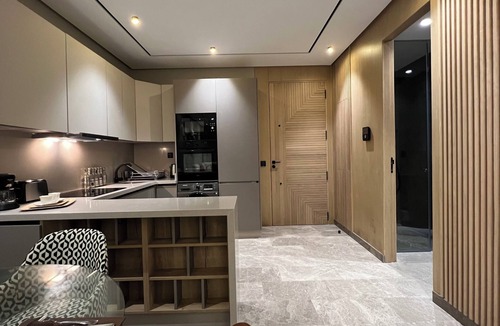 La Corniche Apartment | Royal Suite in lovely Anfa with WiFi, AC