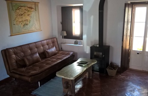 Vila Nogueira de Azeitao Cottage | Rural house, comfortably equipped, green mountains, sandy beaches,