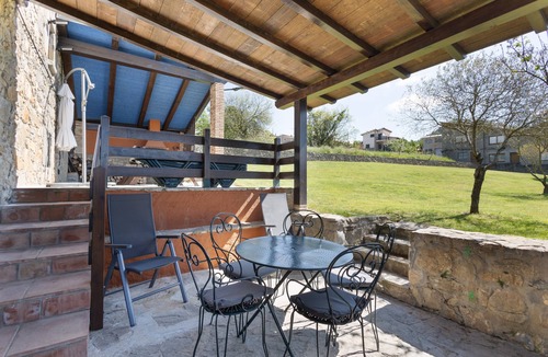Santa Maria de Besora House | Rural House 'Cisquet' with Mountain Views, Shared Pool and Wi-Fi