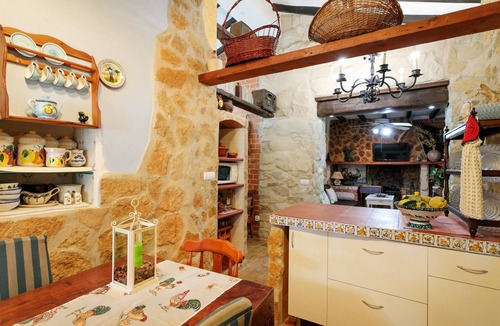 Alicante House | Rural House 'La Cuina De Paqui' with Private Pool, Private Terrace and Wi-Fi